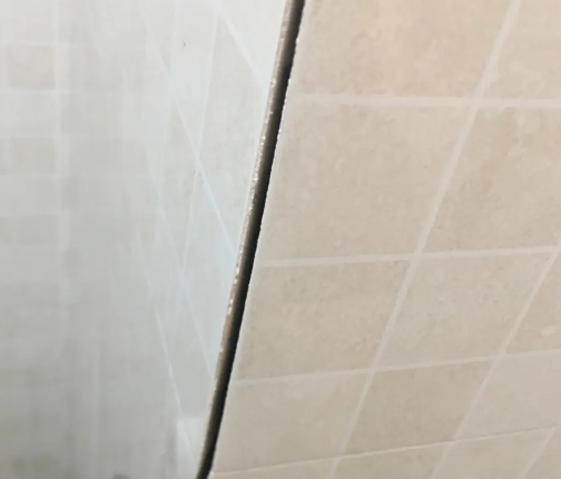 德保瓷砖空鼓维修公司分享阳台瓷砖脱落的修复过程可以分为以下几个步骤